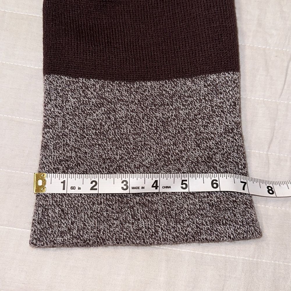 carhartt S-M Eggplant Purple Heather Knit Tasseled Hat - Picture 11 of 12